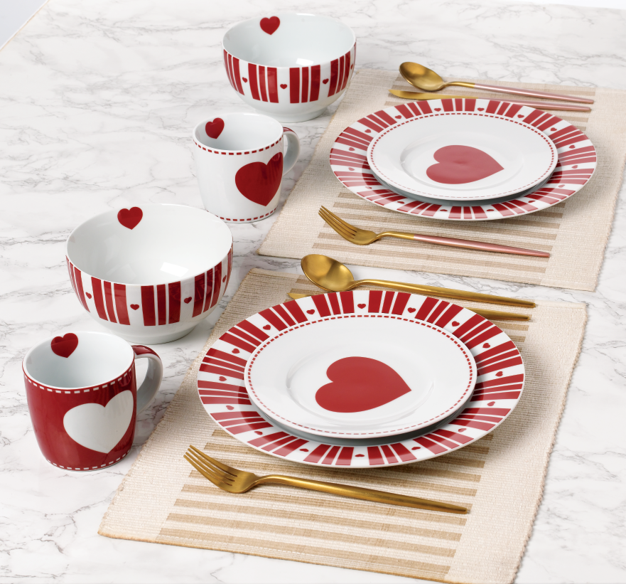 Nordic Red Heart Christmas Porcelain Dinnerware Set, 16 Pieces