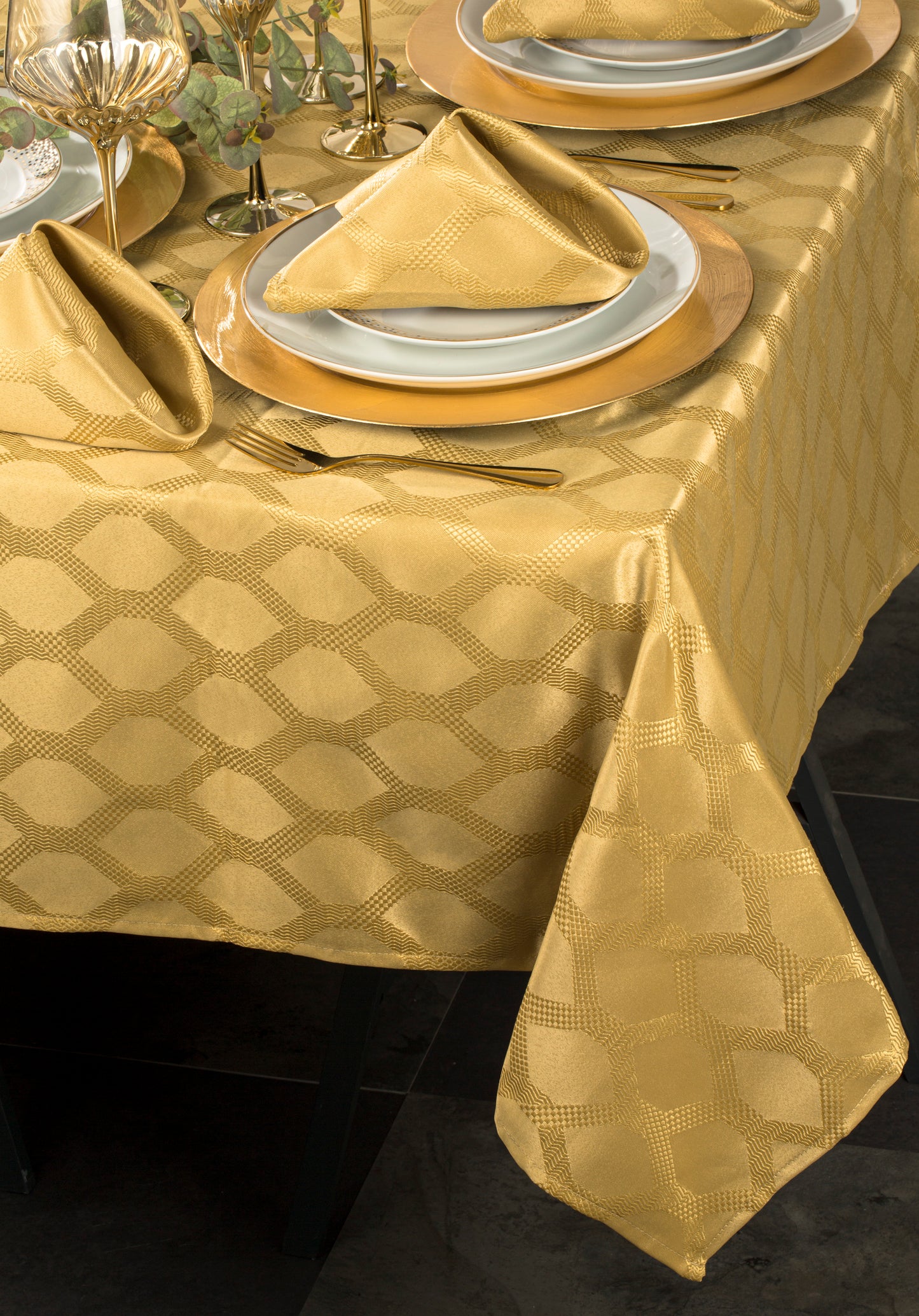 9pc GOLD Geo Table Linen Set