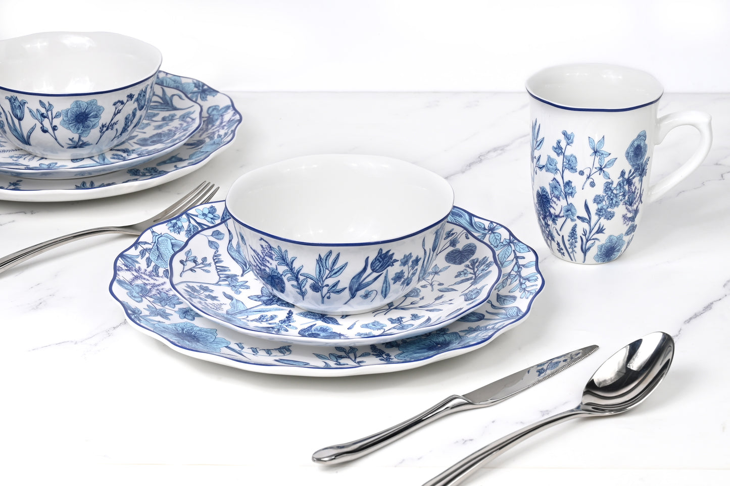 Blue Floral Porcelain Dinnerware Set, 16 Pieces