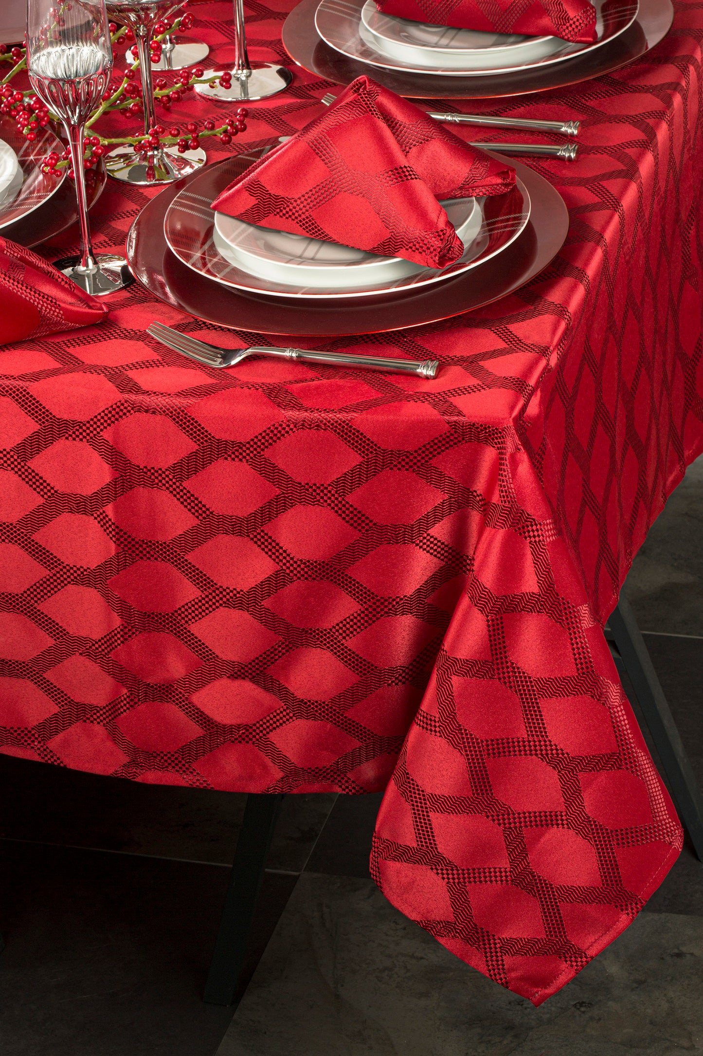 9pc RED Geo Table Linen Set