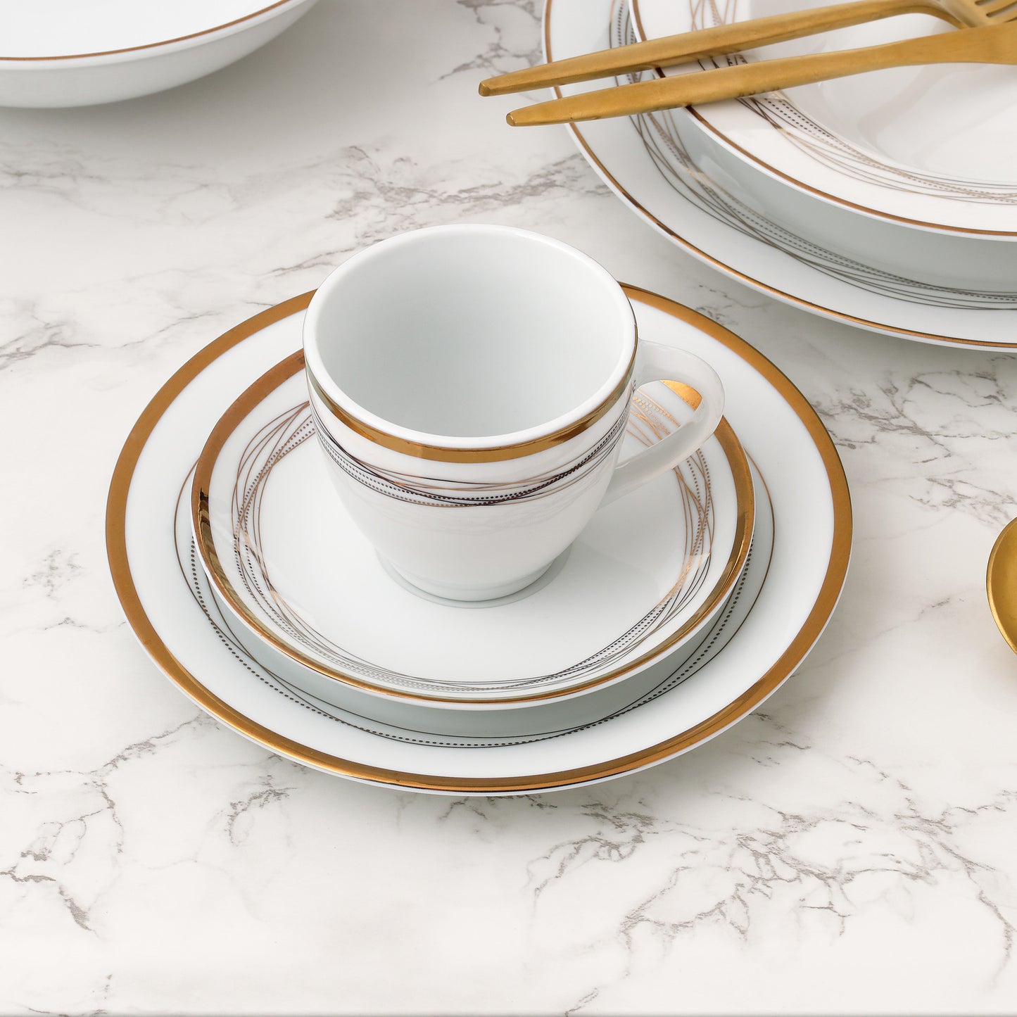 Gold Swirl Porcelain Dinnerware, 35 Pieces